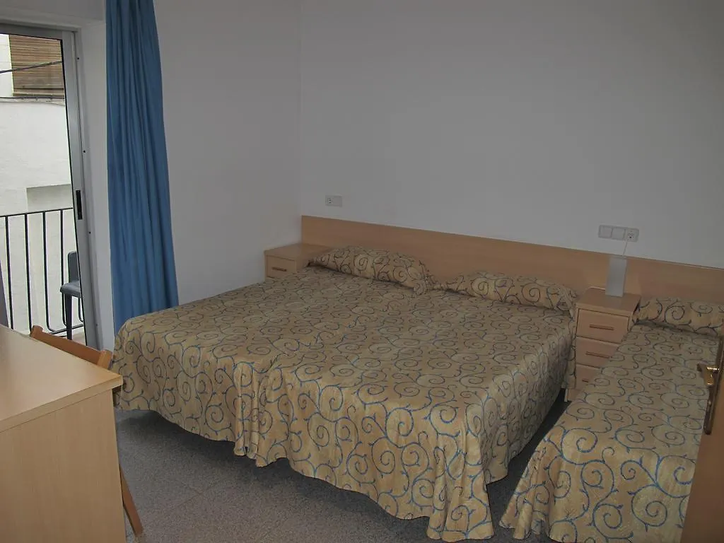 Hostal L'Alba 滨海托萨 招待所