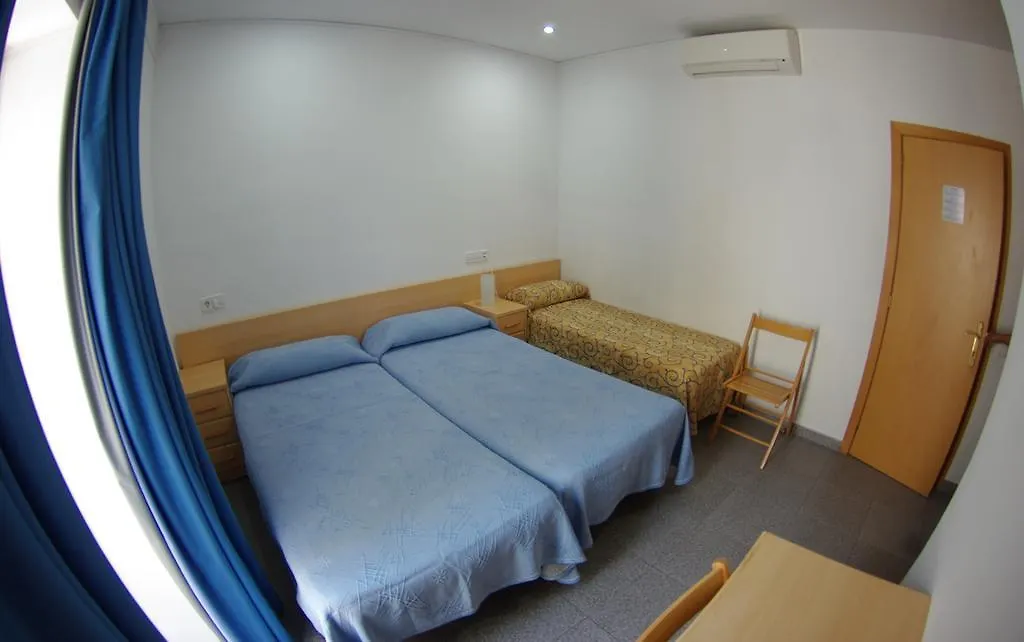 Hostal L'Alba 滨海托萨 2*,