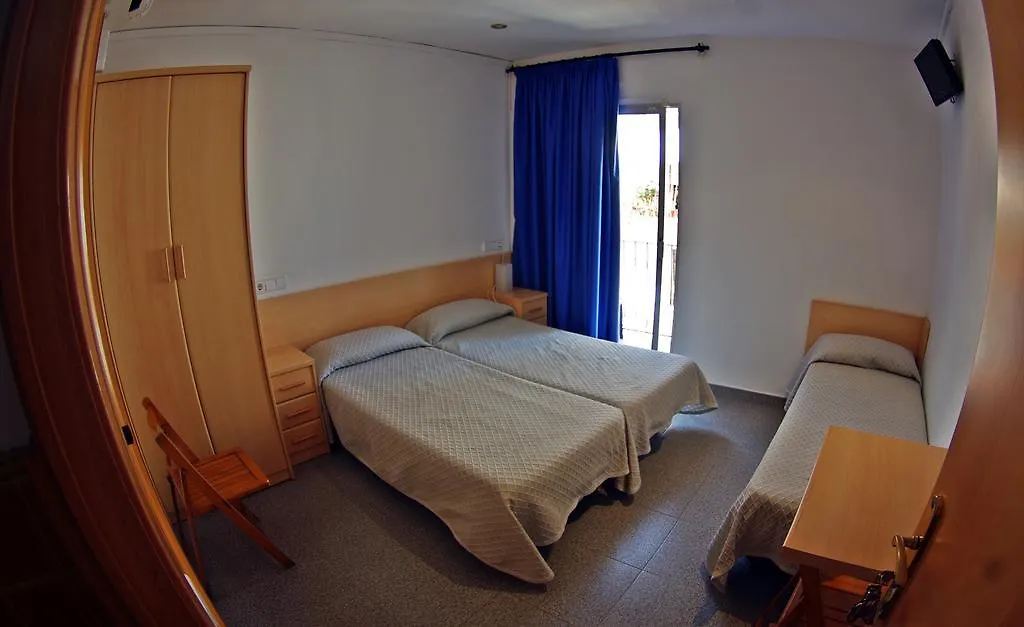 Hostal L'Alba 滨海托萨 招待所