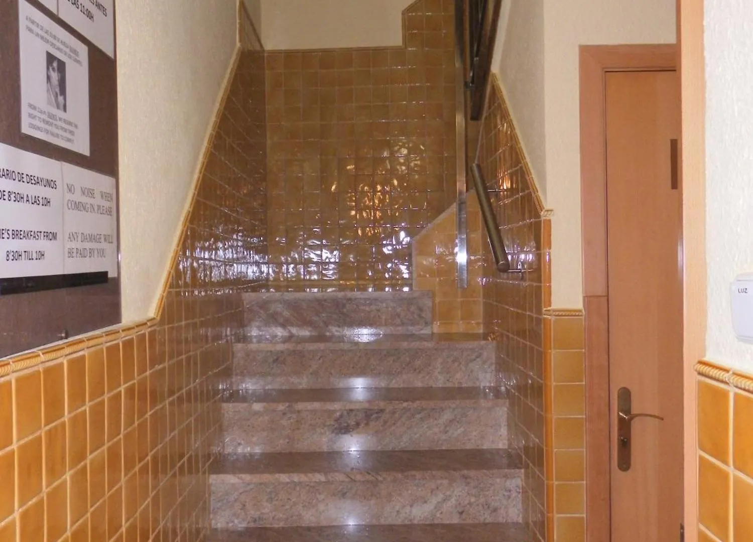 招待所 Hostal L'Alba 滨海托萨
