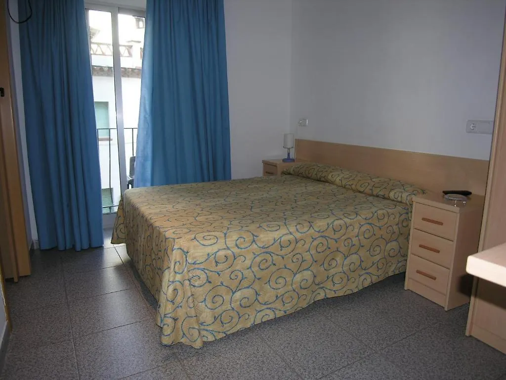 Hostal L'Alba 滨海托萨 招待所