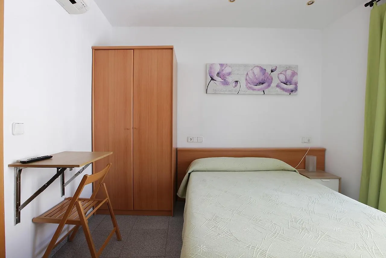 Hostal L'Alba 滨海托萨 招待所