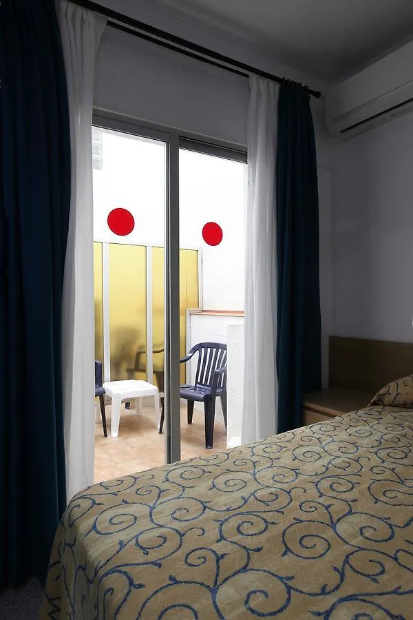 Hostal L'Alba 滨海托萨 招待所