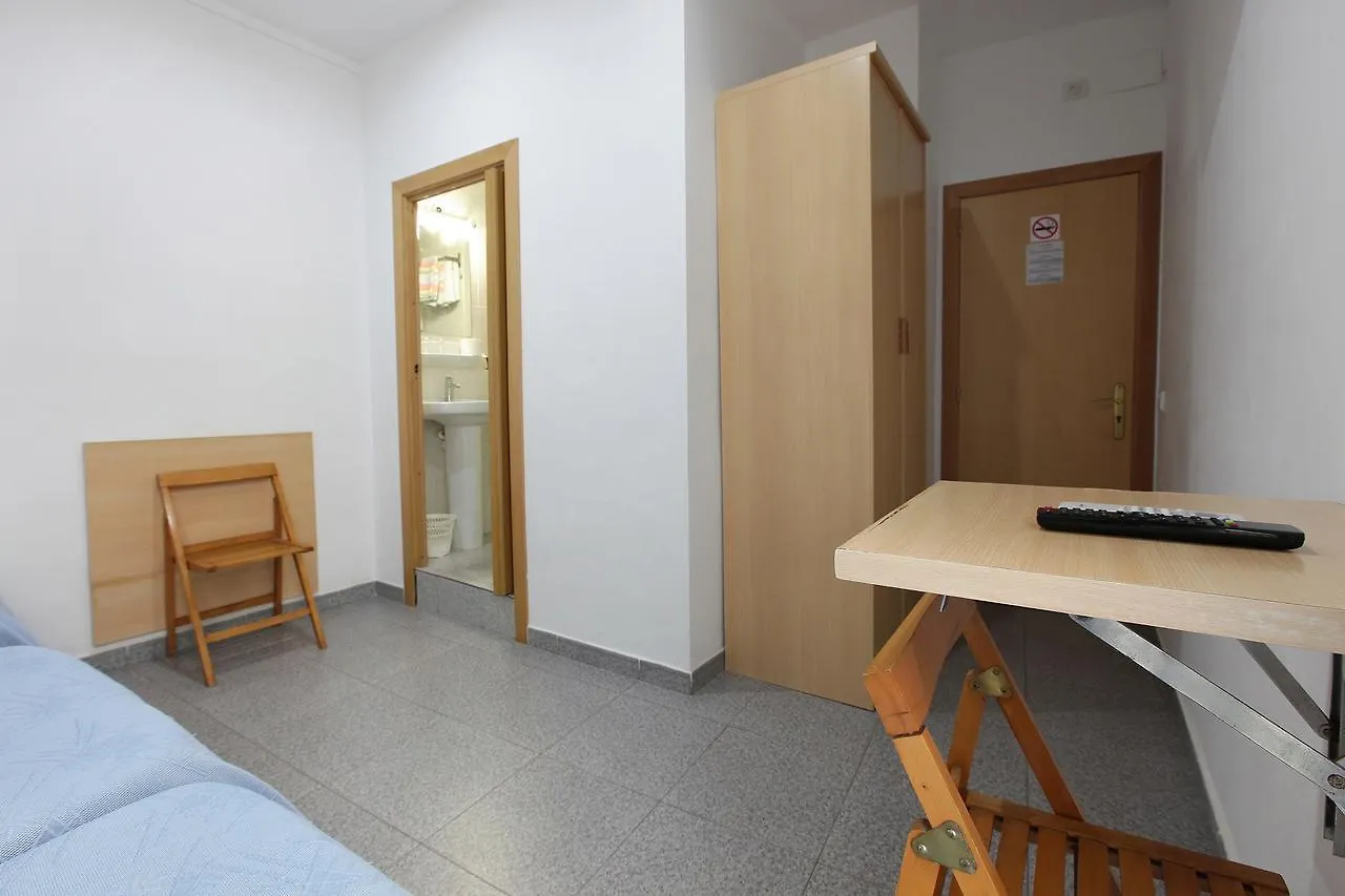 招待所 Hostal L'Alba 滨海托萨