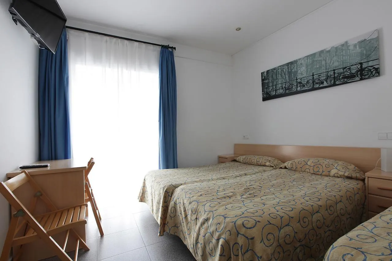 Hostal L'Alba 滨海托萨 招待所
